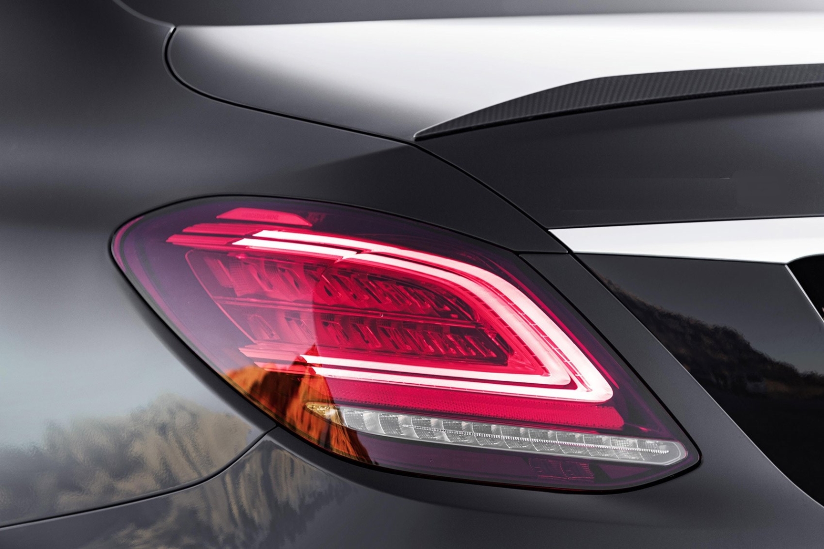 Mercedes W205 Led Stop Facelift Kırmızı 2014-2018 C Serisi